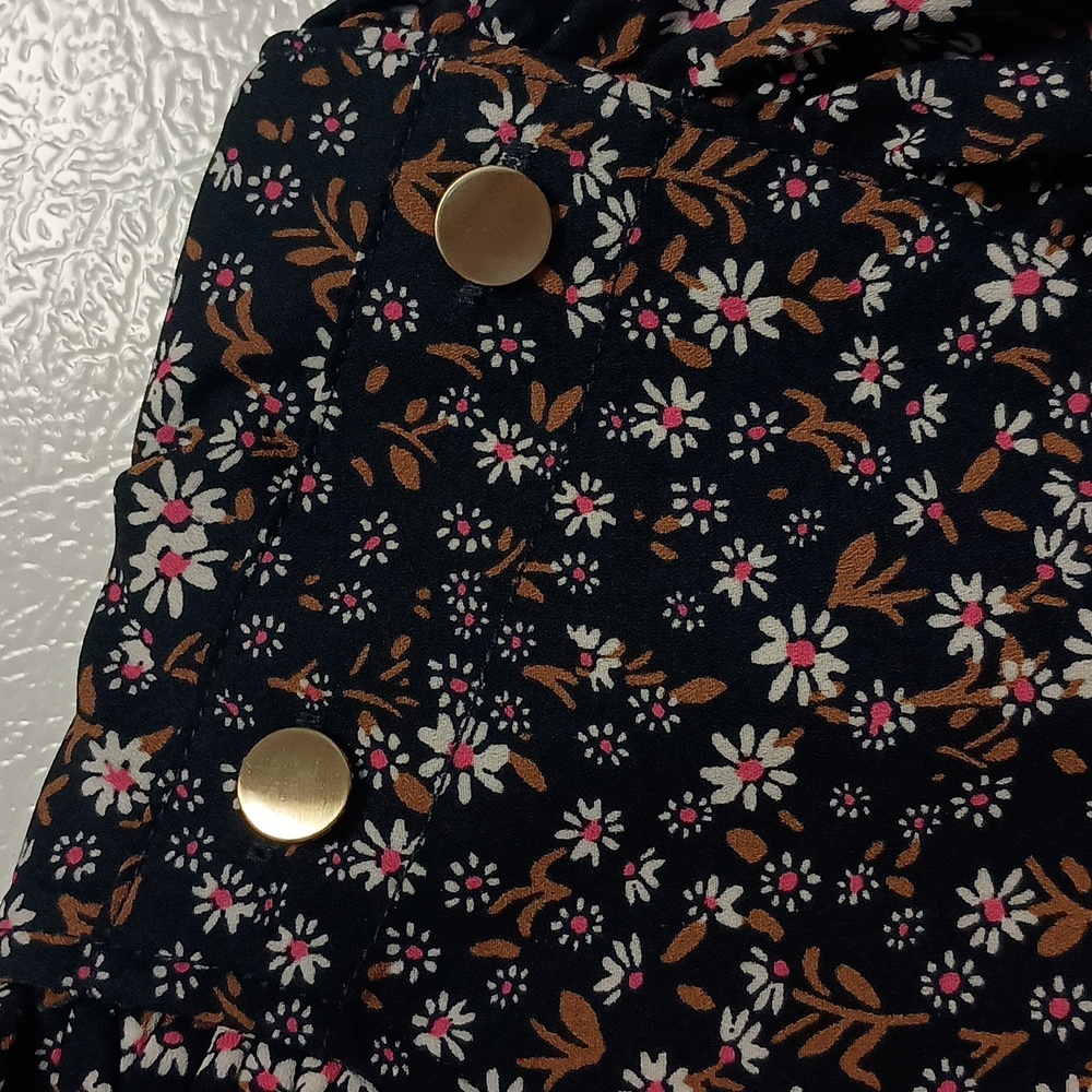 Ann Taylor Loft Beautiful Navy Blue Floral long sleeve. NEW with tags Size Large - Picture 2 of 9
